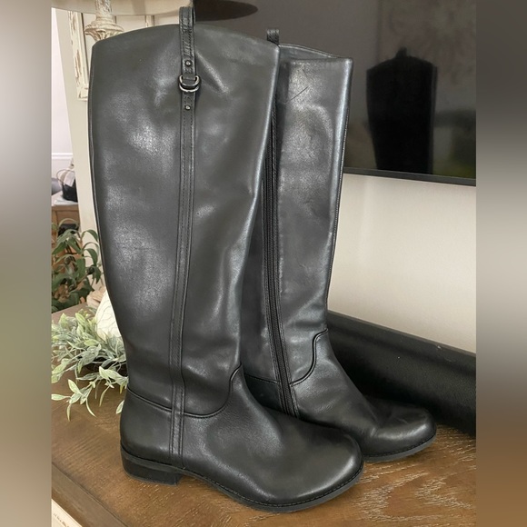 Gianni Bini Shoes - NIB Gianni Bini Boots